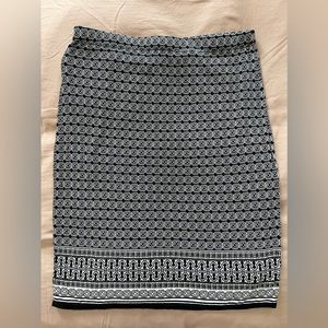 Soft, stretchy and very comfortable skirt!